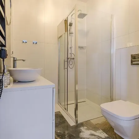 Holiday home Folkvibe, Nowoczesne Z Jacuzzi I Sauna, Blisko Term Bania! *