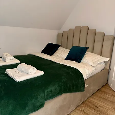 Holiday home Folkvibe, Nowoczesne Z Jacuzzi I Sauna, Blisko Term Bania!